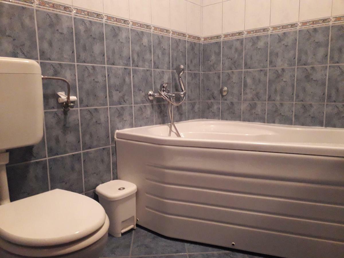 Apartmani Mara I Kata Omiš Exteriér fotografie
